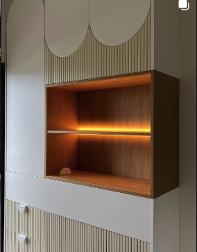 Nicho iluminado em madeira - Ambientes Interiores